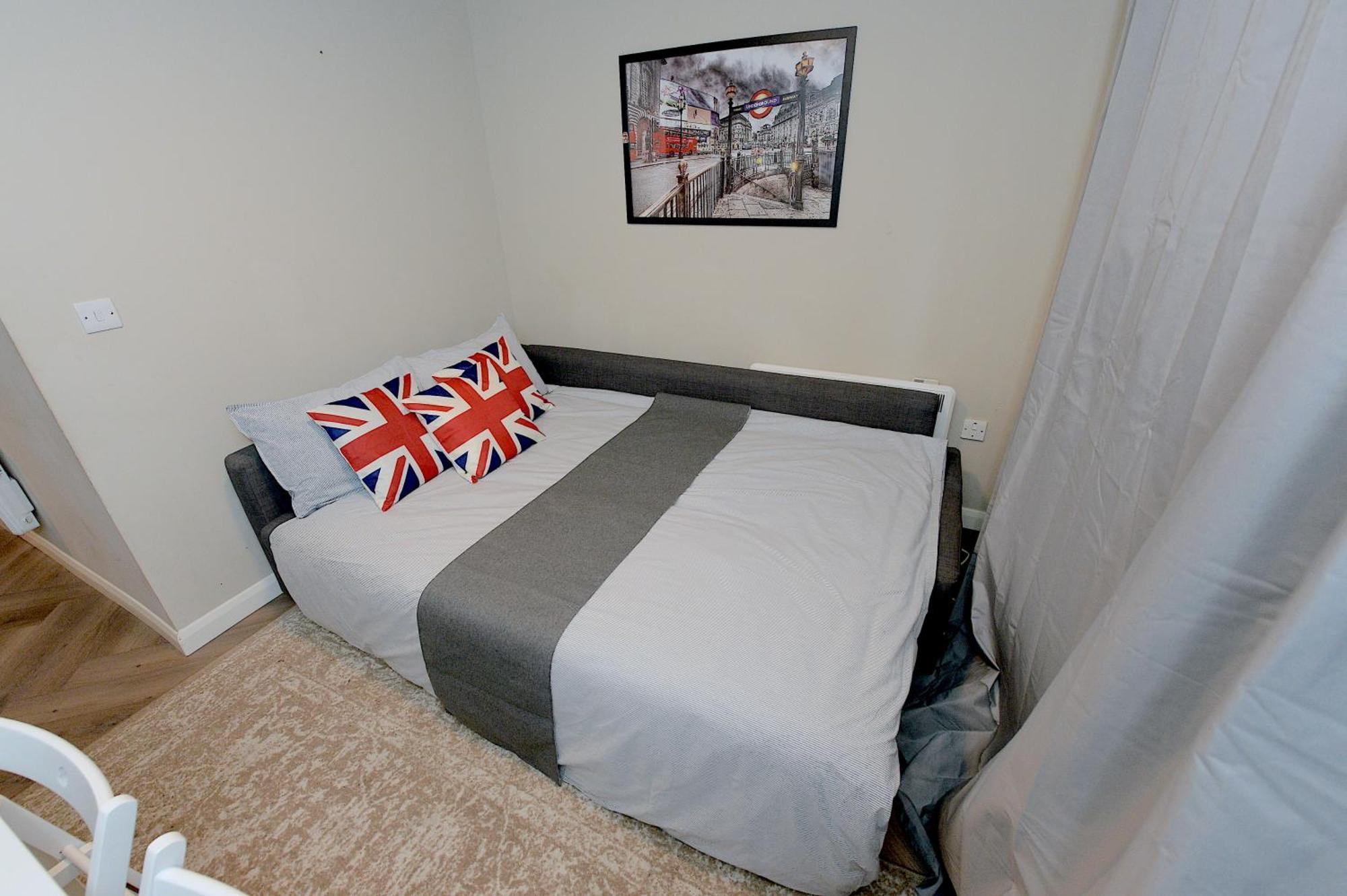 2 Bedroom Flat In Wood Green Piccadilly Line Londres Exterior foto