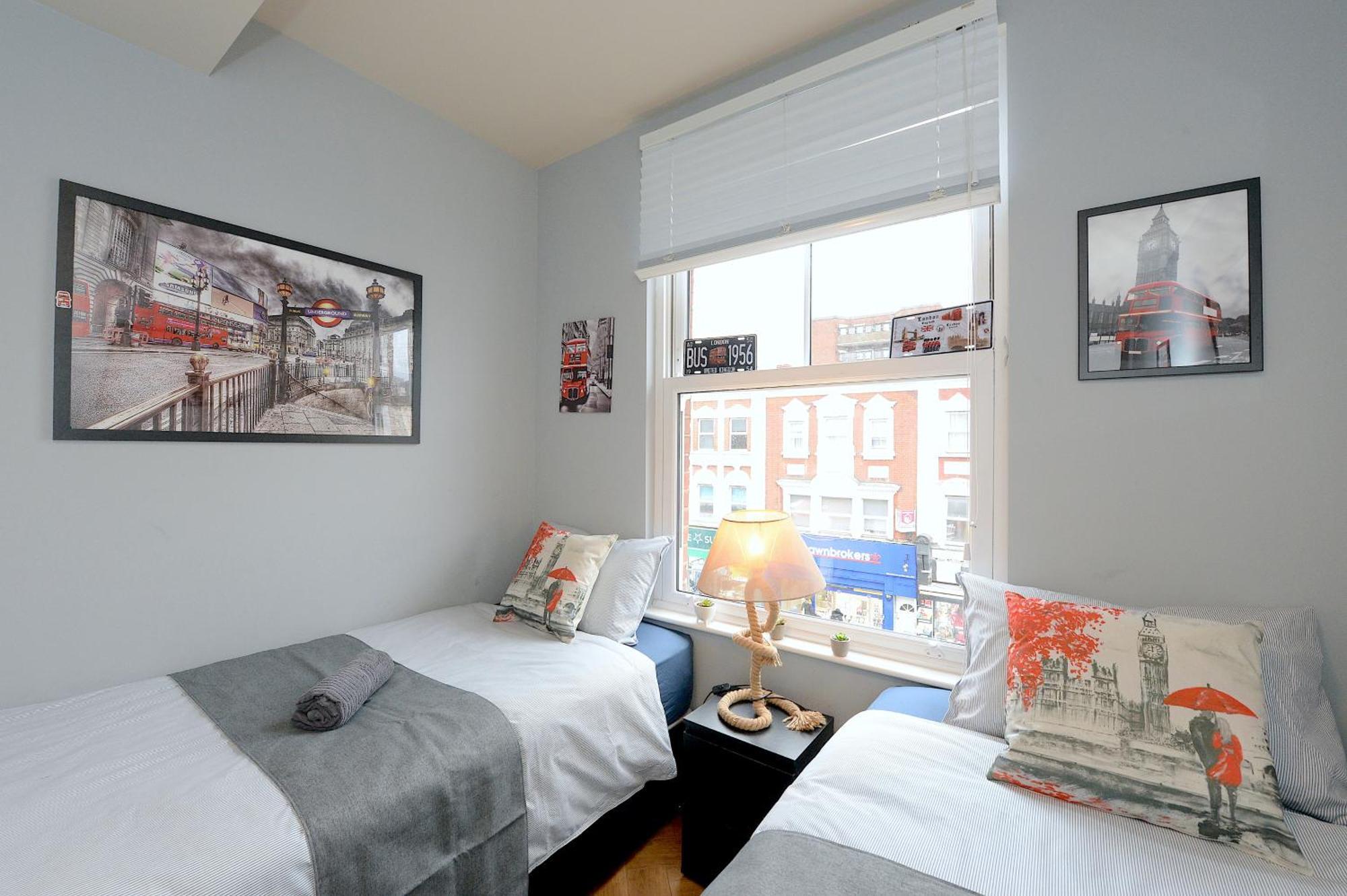 2 Bedroom Flat In Wood Green Piccadilly Line Londres Exterior foto