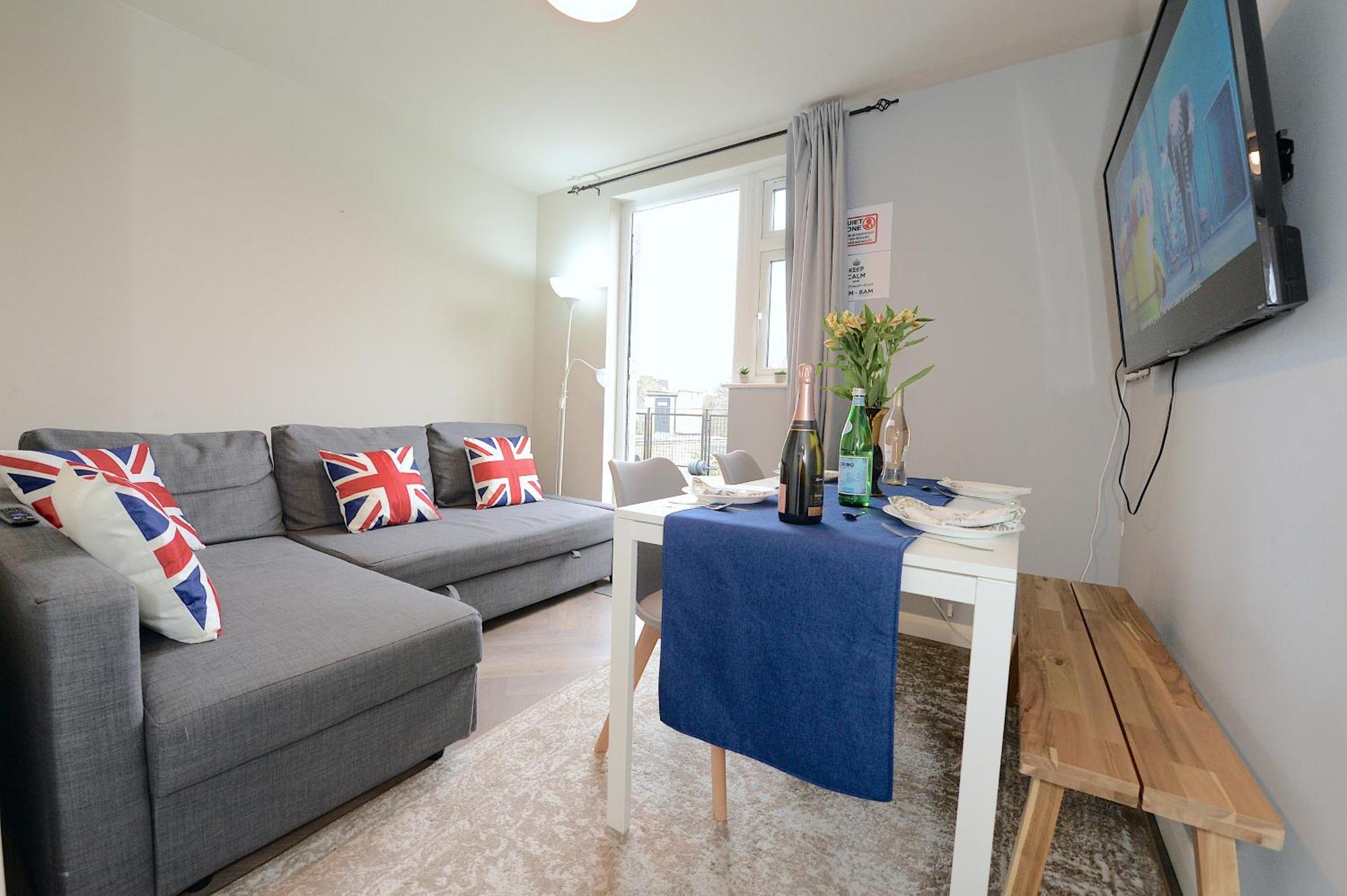 2 Bedroom Flat In Wood Green Piccadilly Line Londres Exterior foto