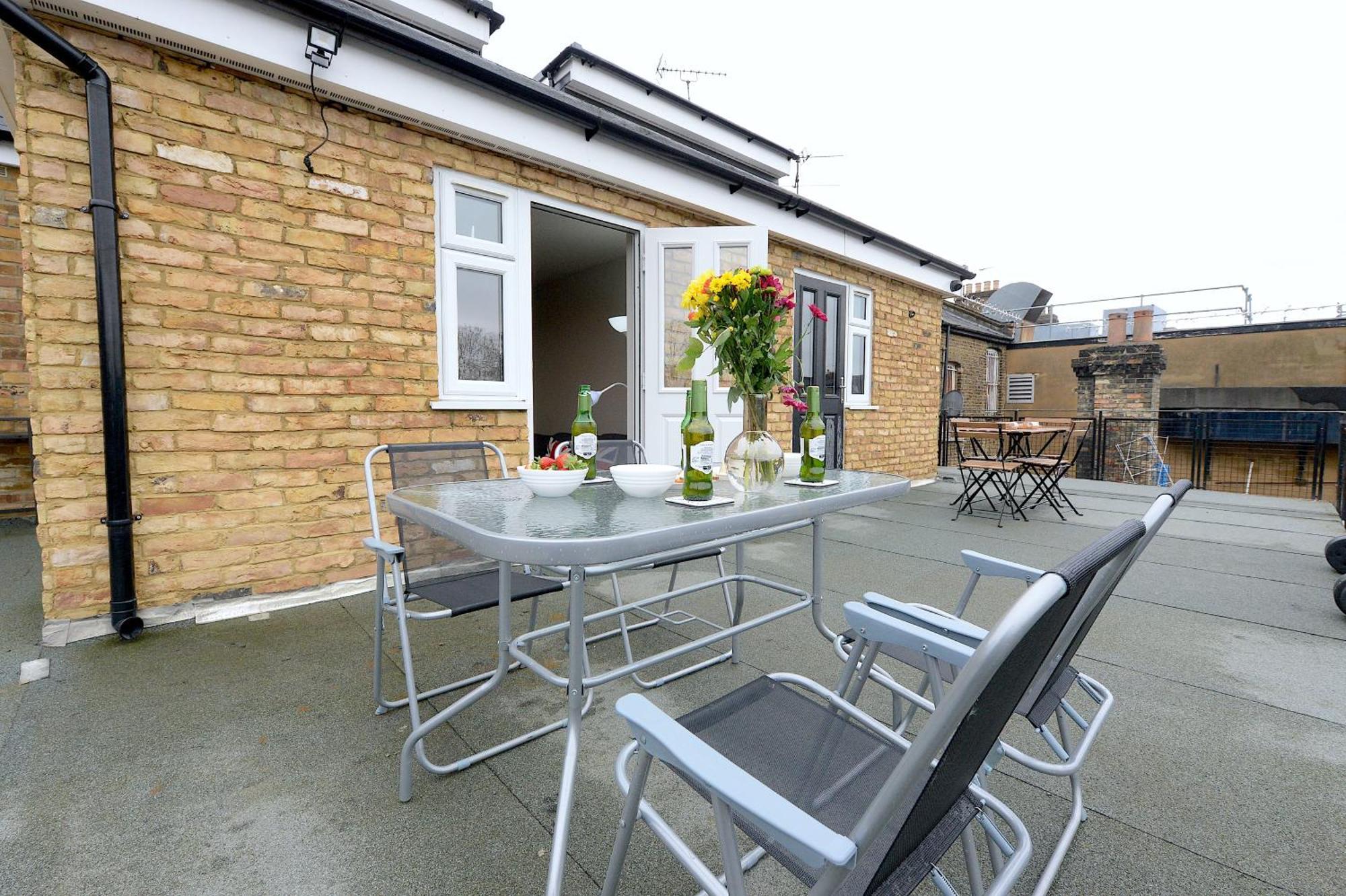 2 Bedroom Flat In Wood Green Piccadilly Line Londres Exterior foto
